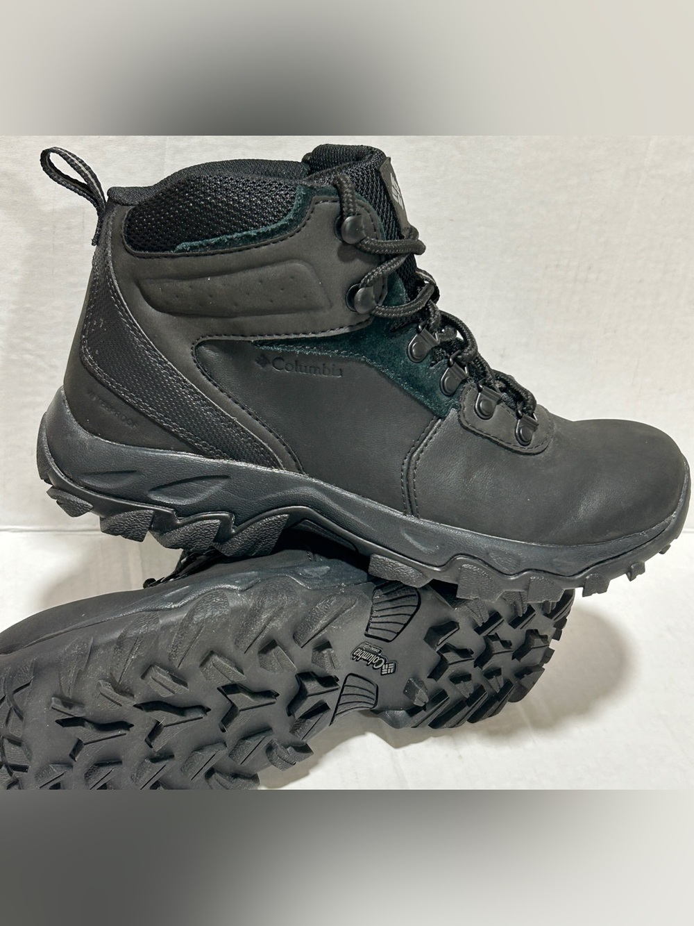 Columbia Men’s Black Lace-Up Trail Boots
